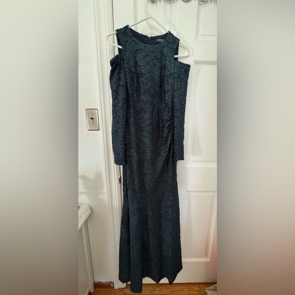 Elegant Lauren Ralph Lauren Green Lace Evening Gown